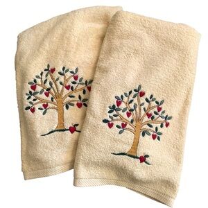 Vintage Bathworks Embroidered Heart Tree Bath Towels – Set of 2 (25x48”)